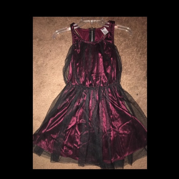 Formal maroon dress - Picture 1 of 1